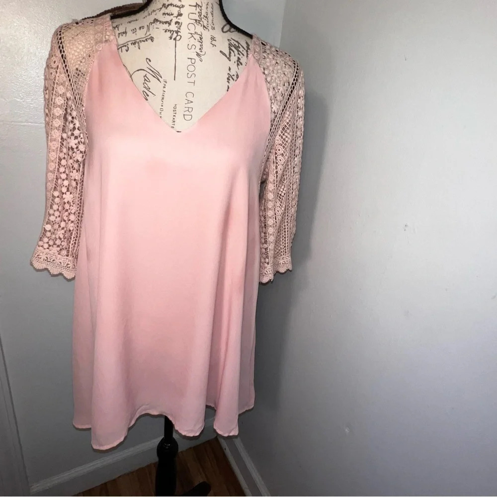 Jodifl,M, lace, 3/4 sleeves and shoulder, deep V-neck‎ tunic top /mini dress